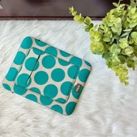 Thirty-One Tote-A-Tablet Teal Polka Dot Tablet Sleeve - Picture 2 of 11